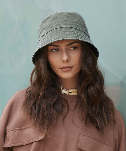 Beechfield BB688 vintage bucket hat lifestyle shot
